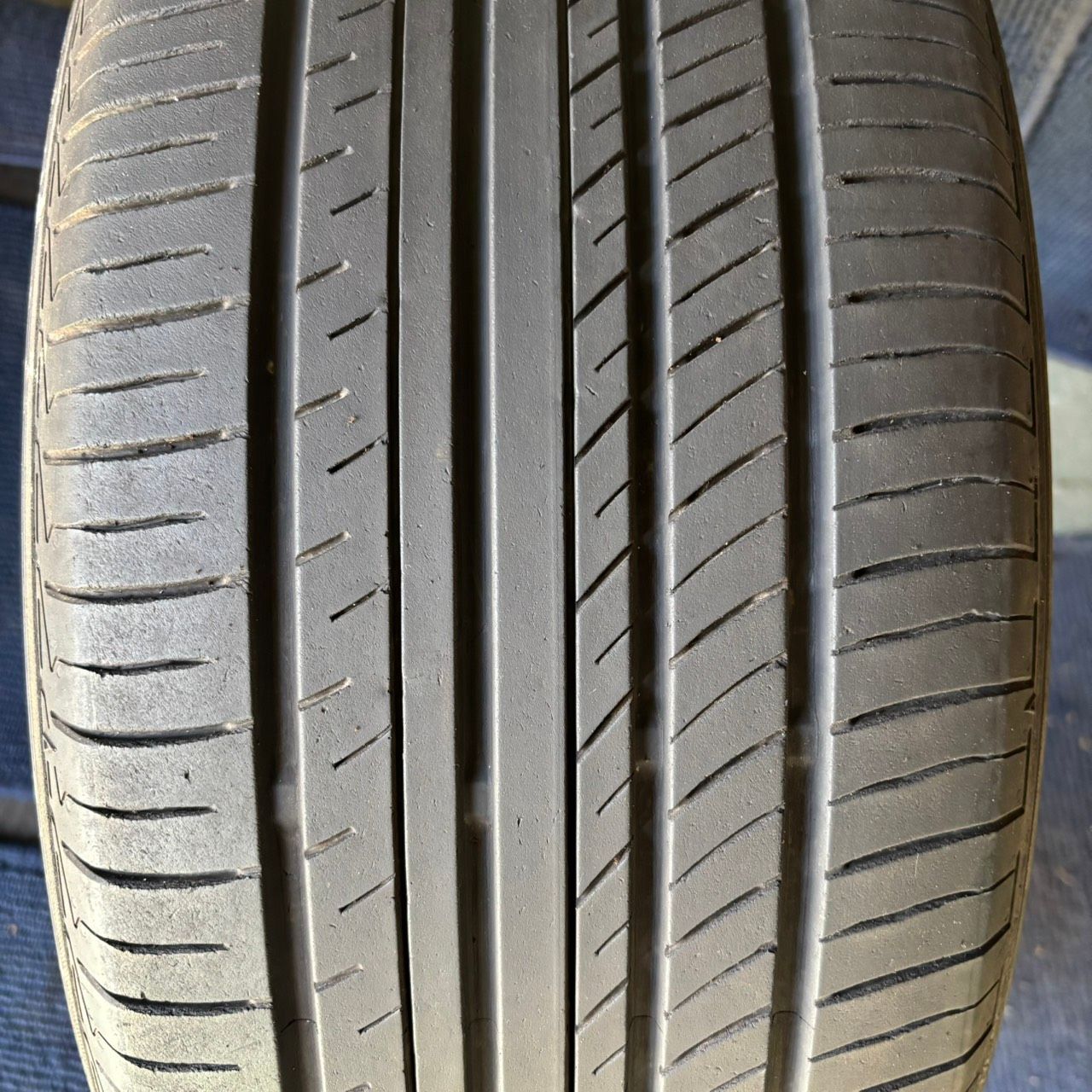 造 溝6～7 5分山 ADVAN ｄB v 552 4本 225 50Ｒ17 ASP 3397