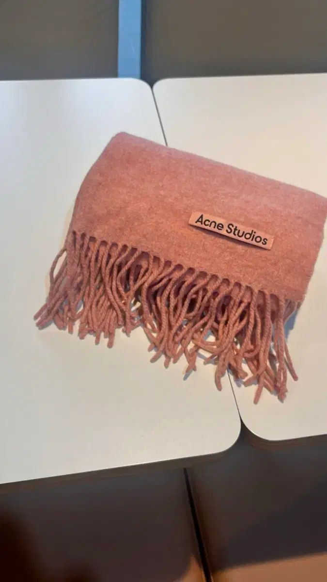 Acne Studios アクネストゥディオズ ピンク マフラー