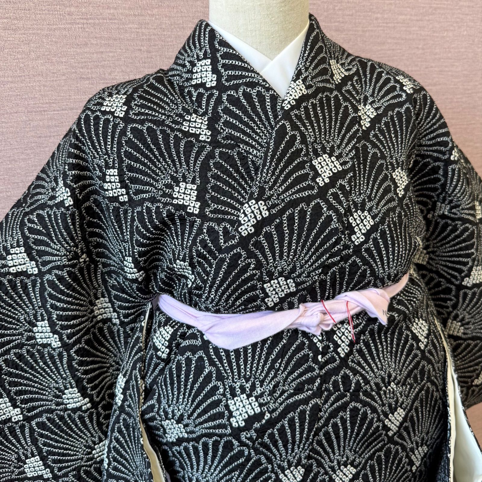 小紋 袷 小紋着物 絞り 総絞り 黒 リサイクル着物 k 864