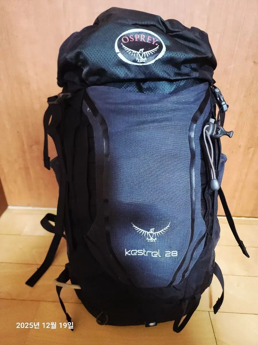 オスプレイ OSPREY ケストレル 28 登山 リュックサック 黒