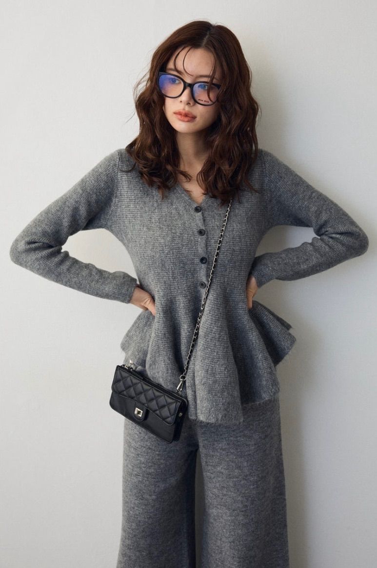 SET 美ラインペプラムニットセットアップ グレー◾️Frene フラーネ