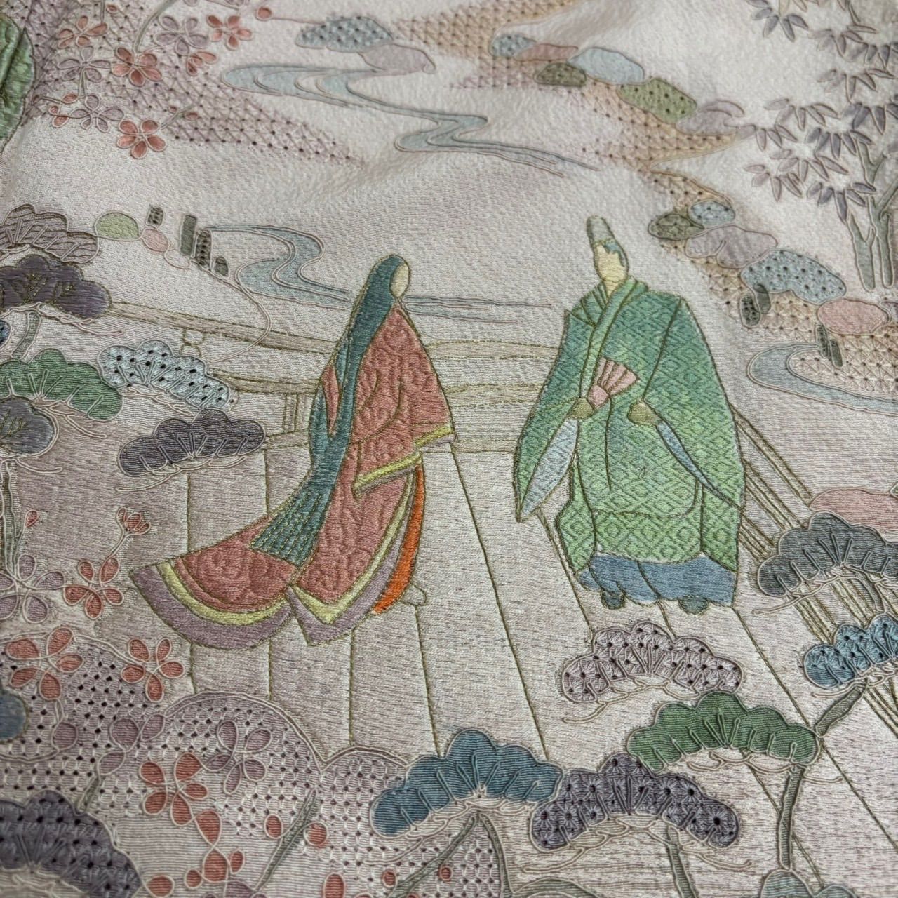 付下げ 中国三大刺繍 汕頭刺繍 蘇州刺繍 総刺繍 上品な加工 紋無し