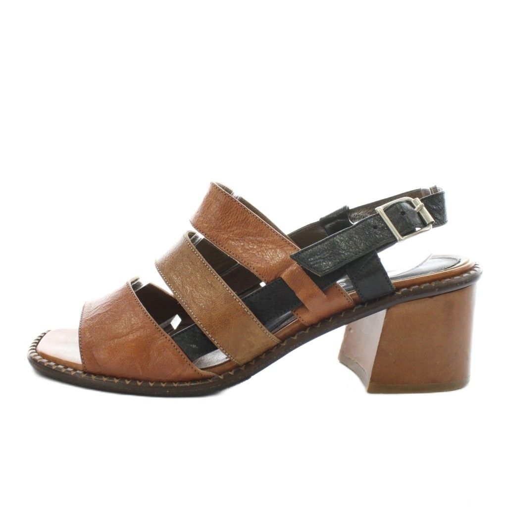 マルニ MARNI サンダル ストラップ バックルデザイン チャンキーヒール