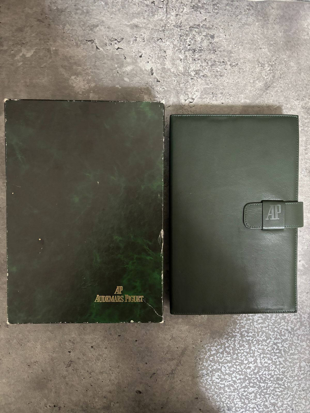 オーデマピケ AUDEMARS PIGUET A5サイズ レザー時計ケース - メルカリ
