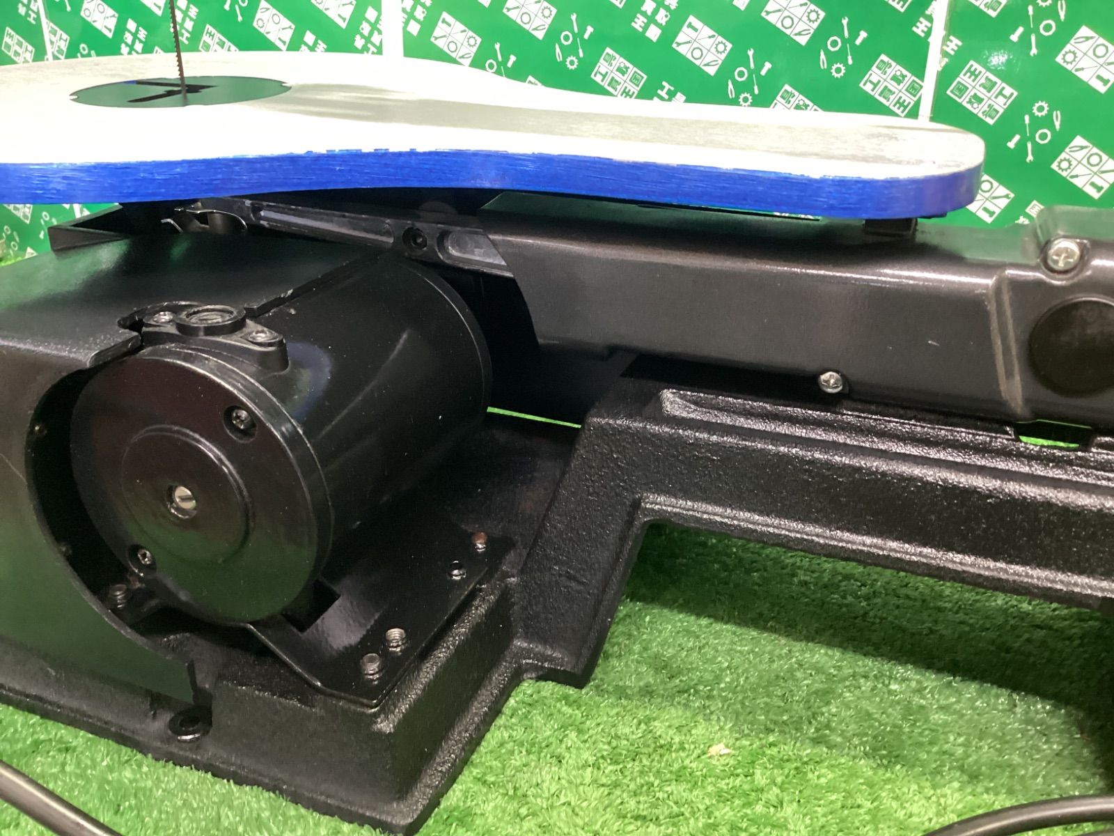 スピードコントロール付卓上糸鋸盤 SS-400