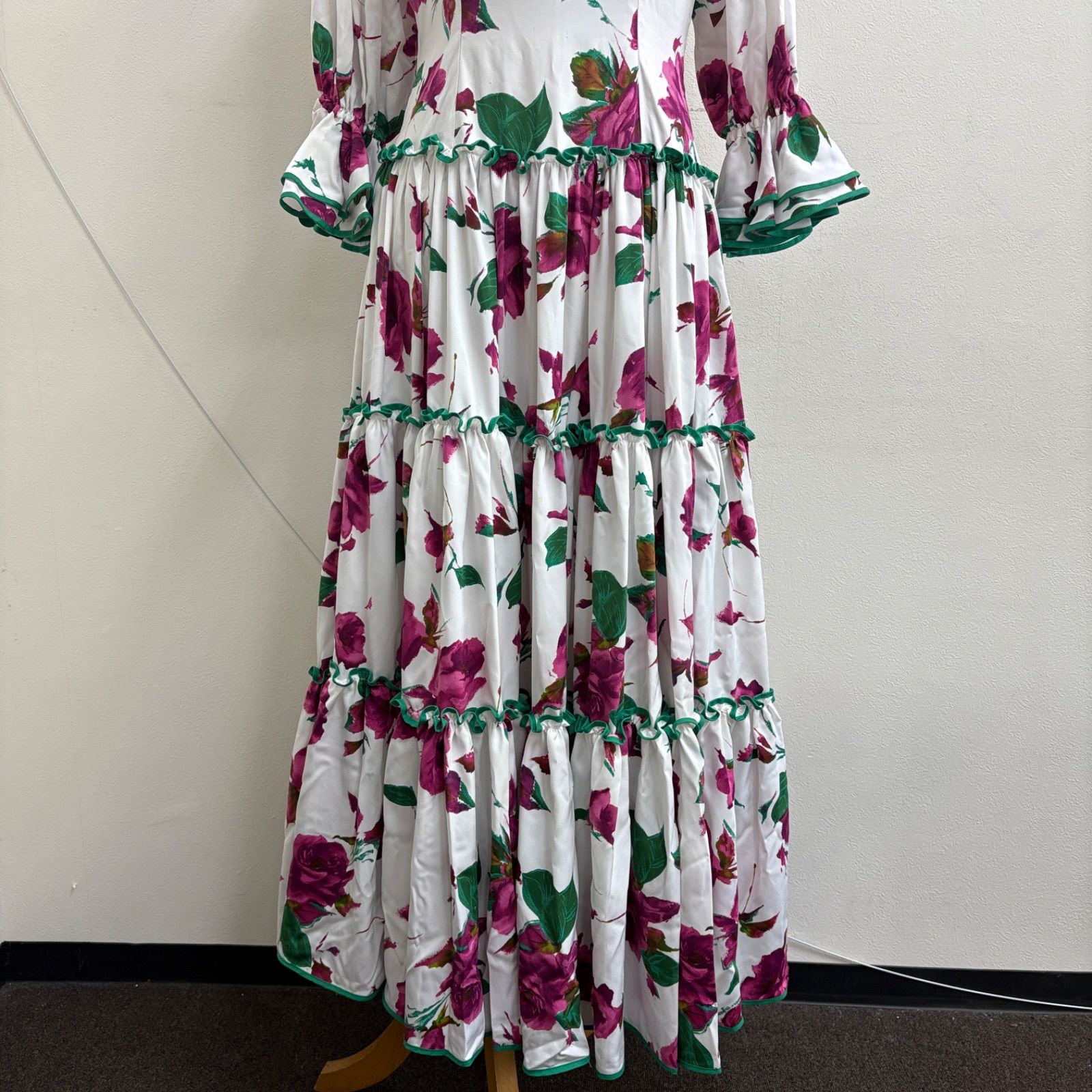 Chacott】フラメンコ衣装 ドレス フリル ホワイト 紫 緑 花柄 七分袖