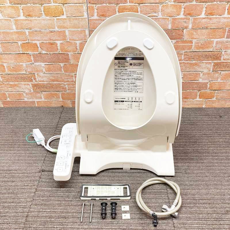 中古品】【極美品】 ☆2024年製☆ TOTO 電気温水便座 ウォシュレット
