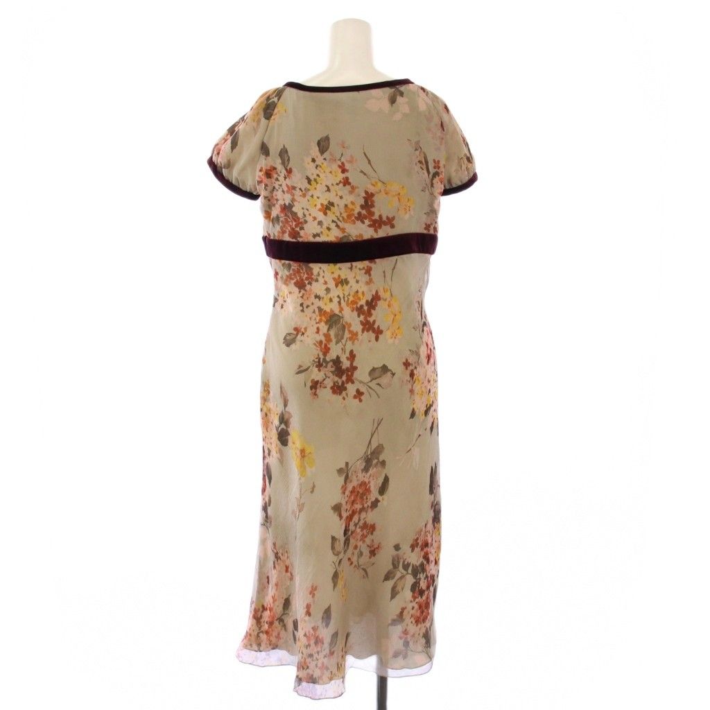 ヴァレンティノ RED