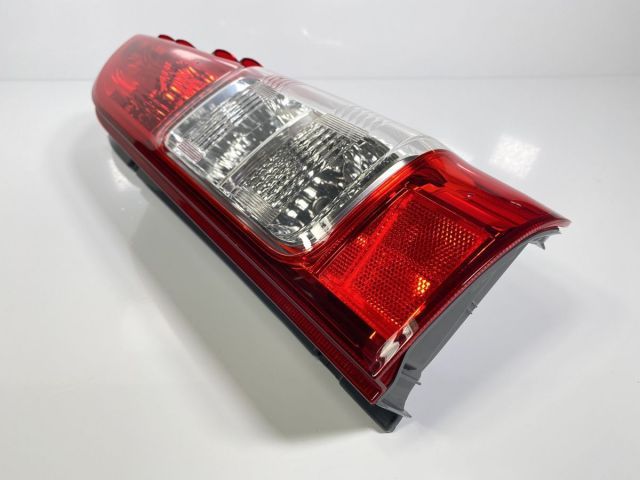 トヨタ／ハイエース ハイエース KOITO 26-140 右テールランプユニット