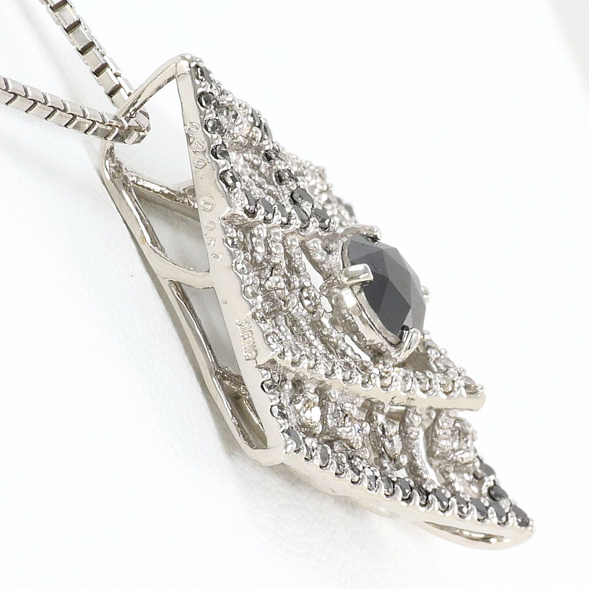 K 18 WG ネックレス ブラックダイヤ 0.40 ct 鑑別書 総重量約8.8 g 約50 cm