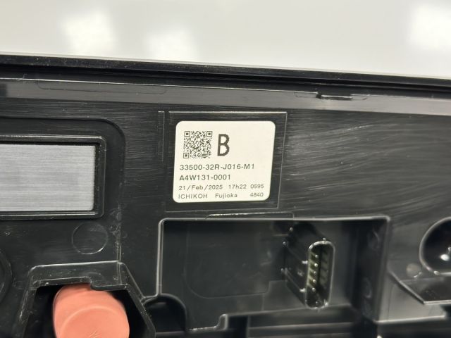 美品/破損キズなし/低走行 N-BOX JF5 JF6 純正 右テールランプ テール