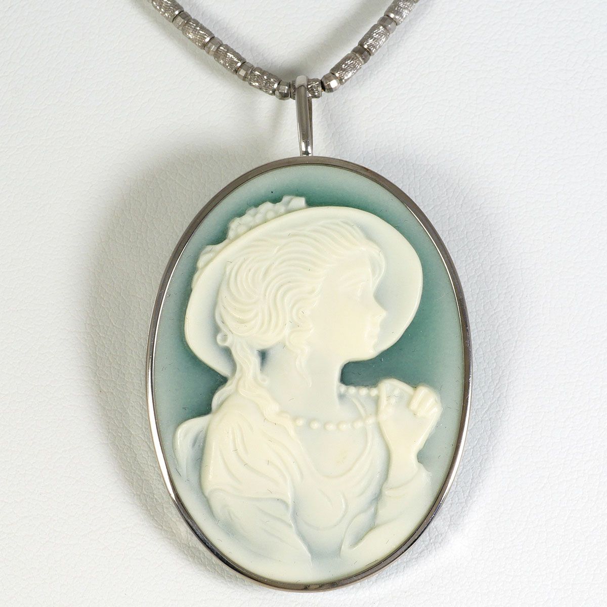 K 18 WG ネックレス 人工石 鑑別書 総重量約20 0 g 約46 cm