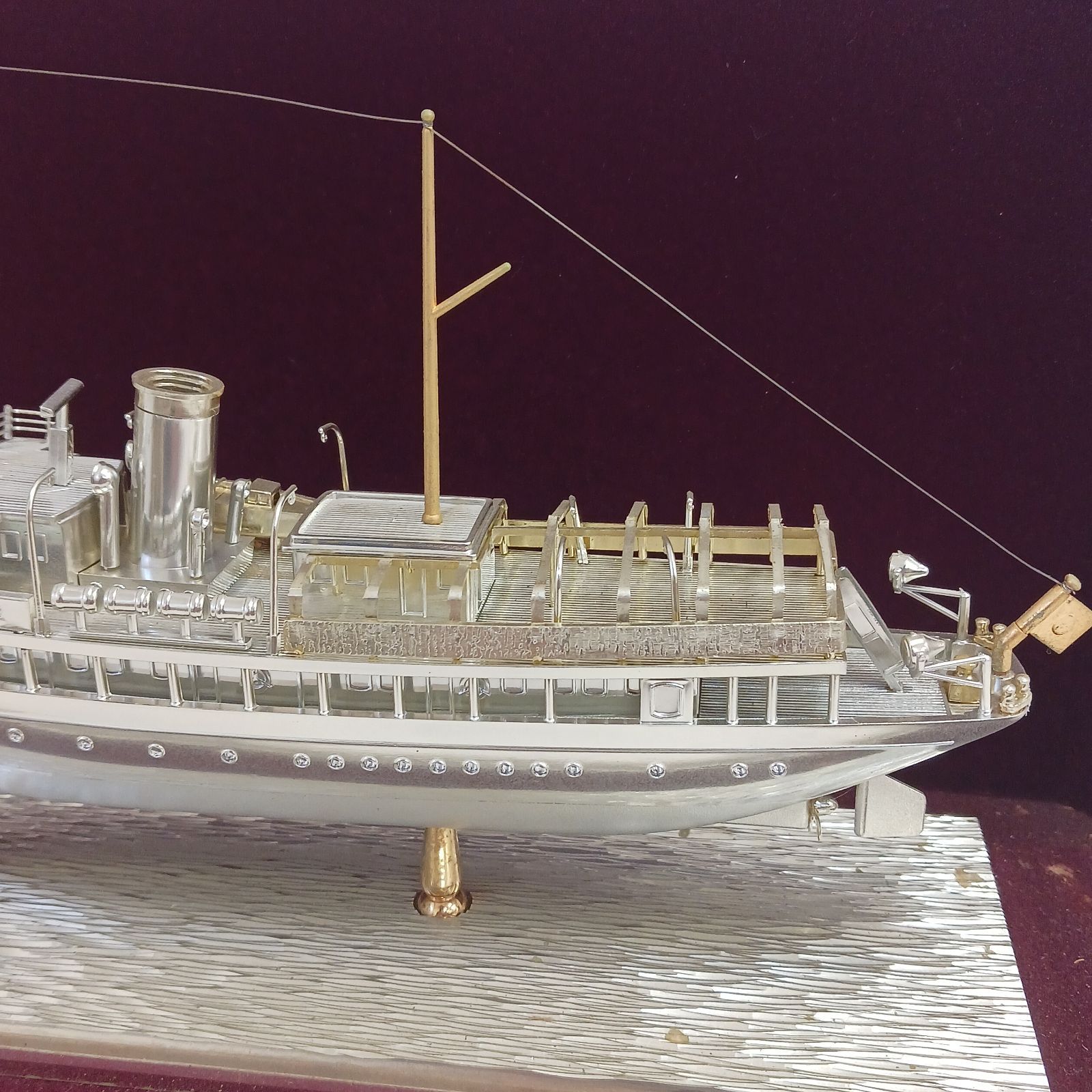 中古☆船の模型☆ナタリー号☆ゴールド☆30センチ前後 mi7