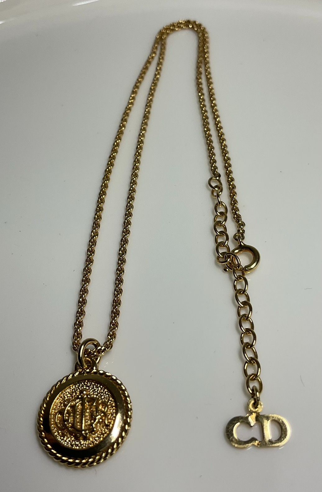 クリスチャンディオール