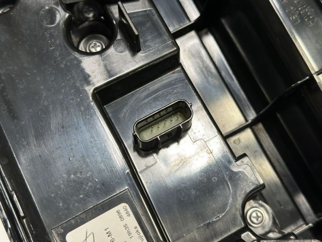 NBOX 破損なし　右テールライト　33500-32R-J016-M1 美品/破損キズなし/低走行 N-BOX JF5 JF6 純正 右テールランプ テール