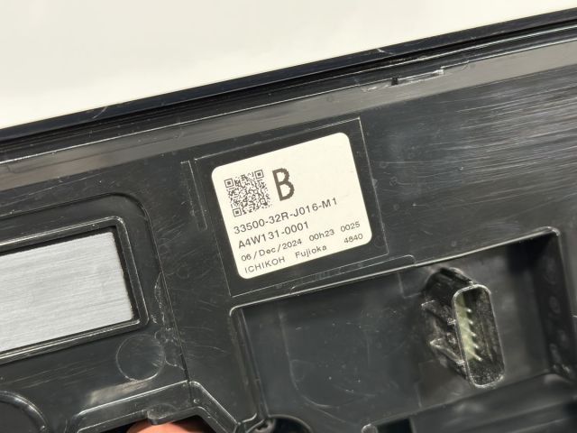 美品/破損キズなし/低走行 N-BOX JF5 JF6 純正 右テールランプ テール