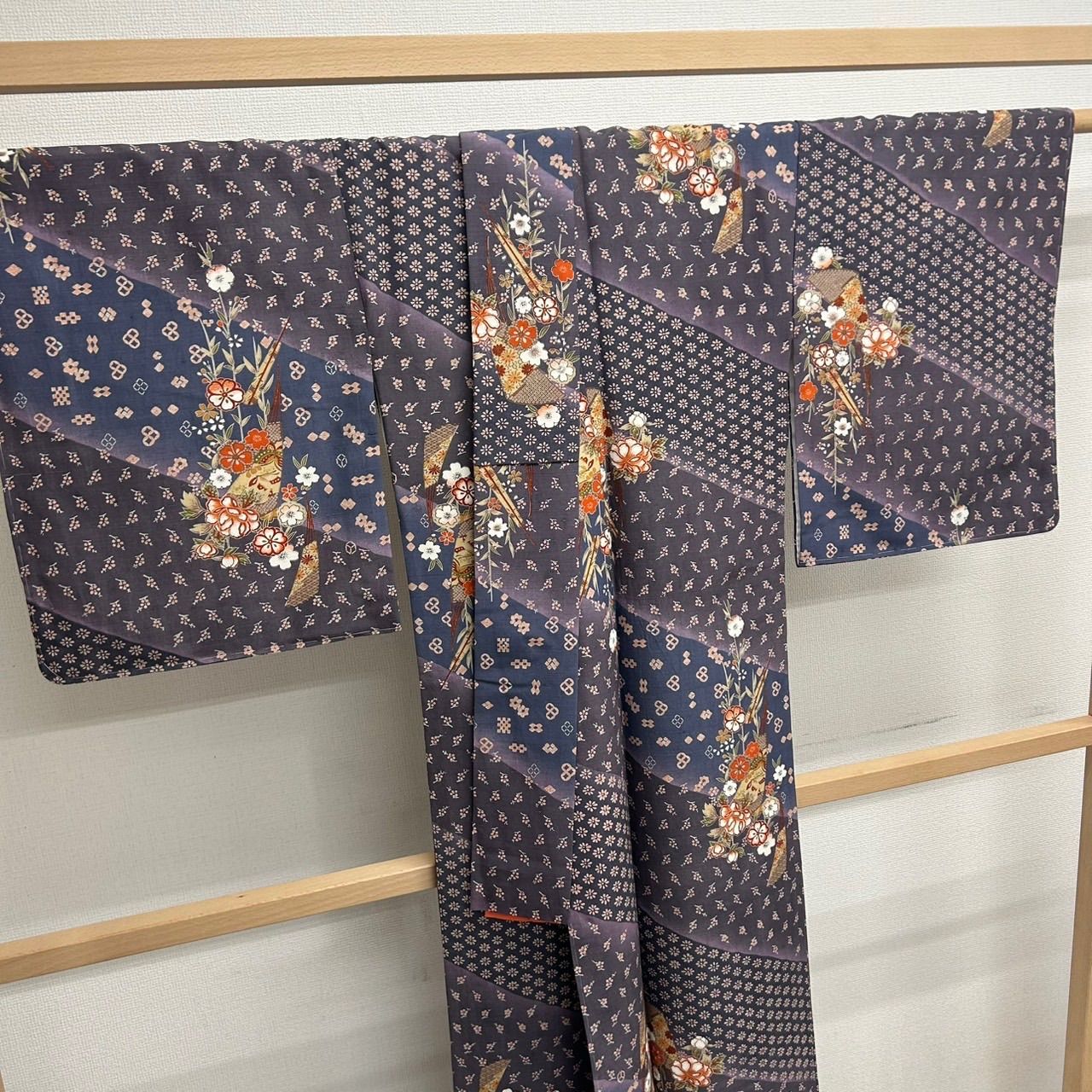 紬 裄67 正絹 素敵な染め 美しい花 袷 着物 MK-2409 - メルカリ