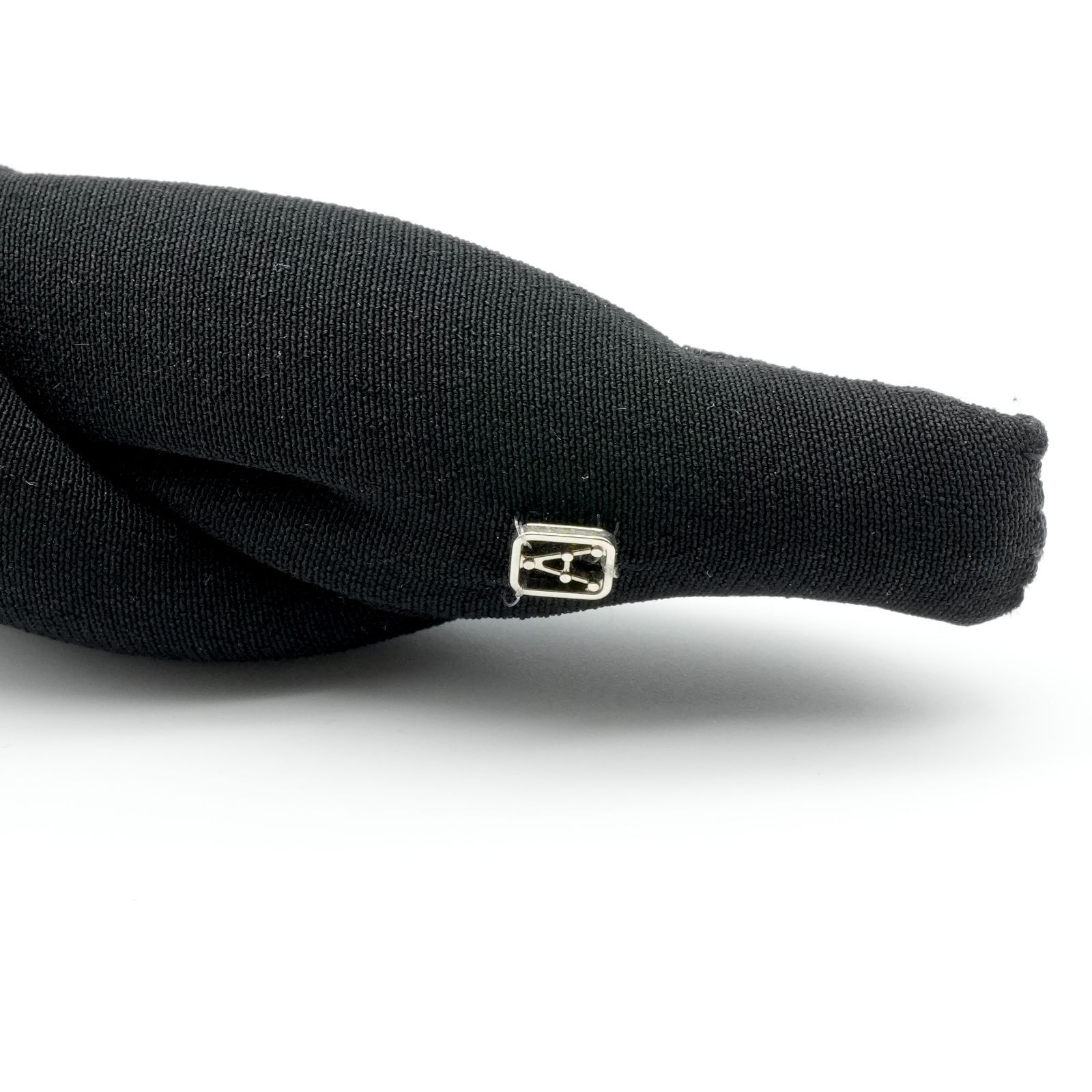 アレクサンドルドゥパリ ツイスト サテン カチューシャ 黒/25-2680