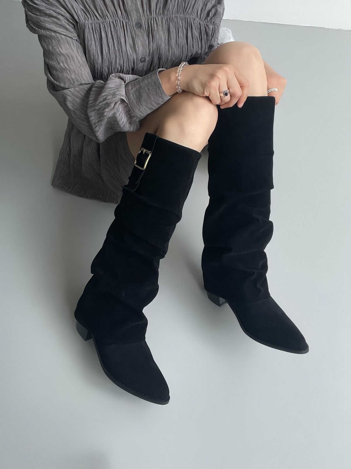 ミューズ バックル ミドル ブーツ V 157 ジャケット レザー ONE PIECE ニット カーディガン