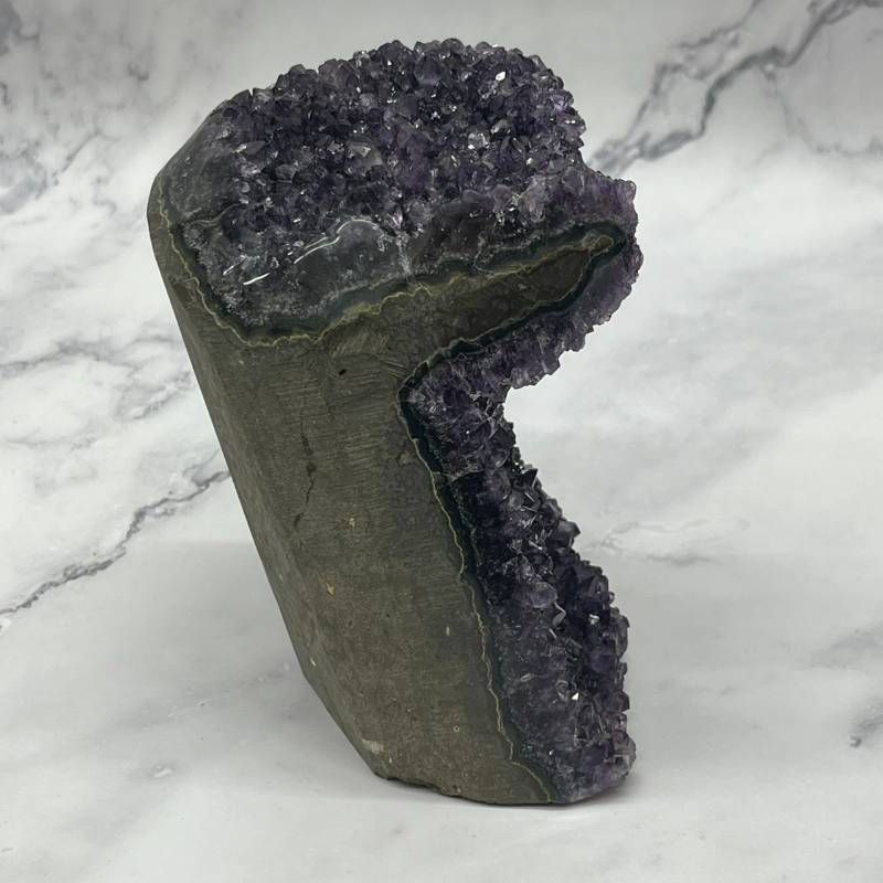 189：迫力のアメジストジオード☆存在感ある大サイズ 原石 1734g