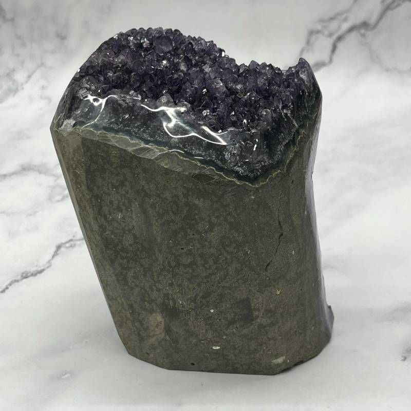 189：迫力のアメジストジオード☆存在感ある大サイズ 原石 1734g