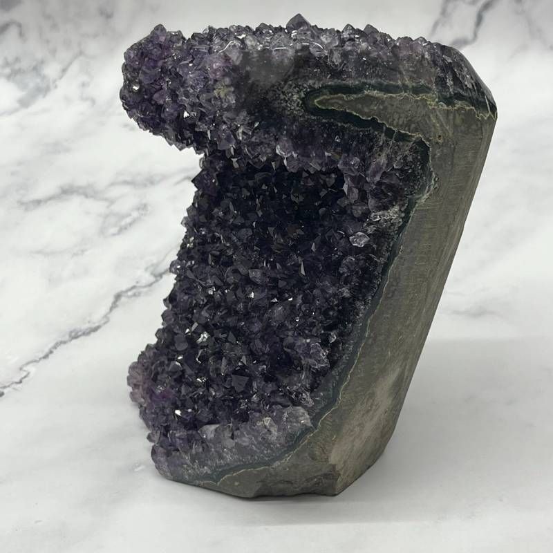 189：迫力のアメジストジオード☆存在感ある大サイズ 原石 1734g