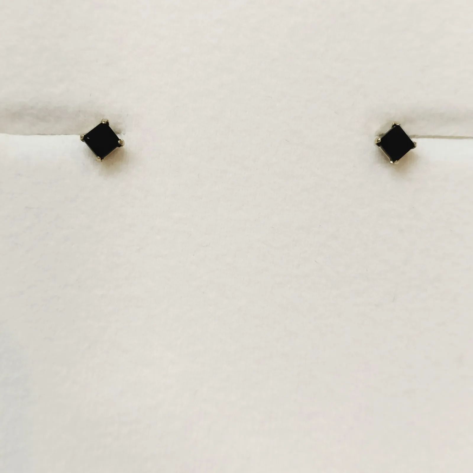 K10 オニキス ピアス スクエア - メルカリ