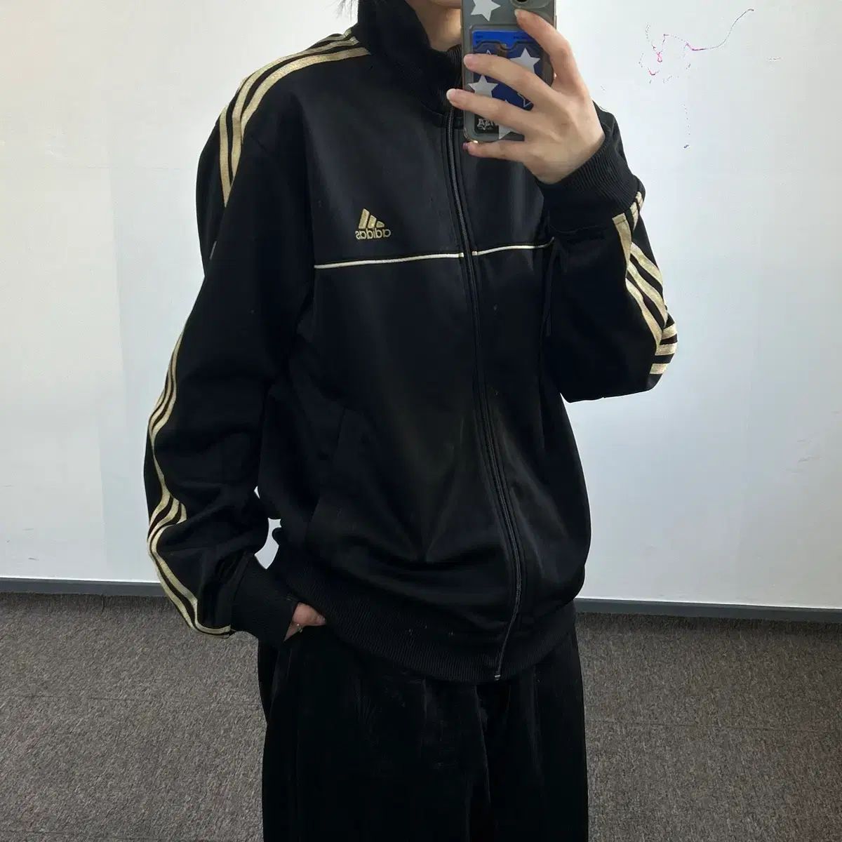 adidas アディダス 검골 三角ロゴ ジャージ