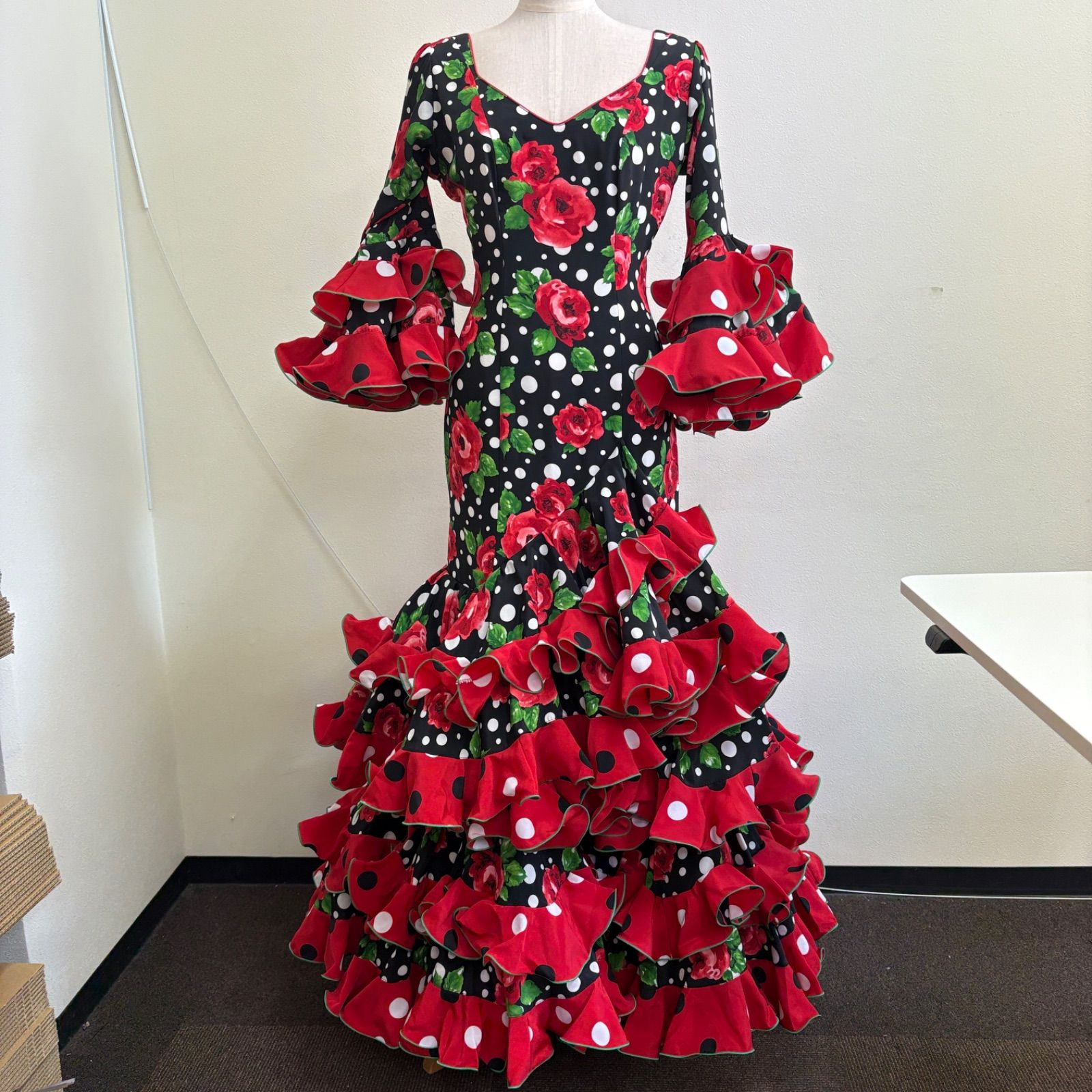 フラメンコ衣装 ドレス フリル ブラック レッド 花柄 ドット - メルカリ