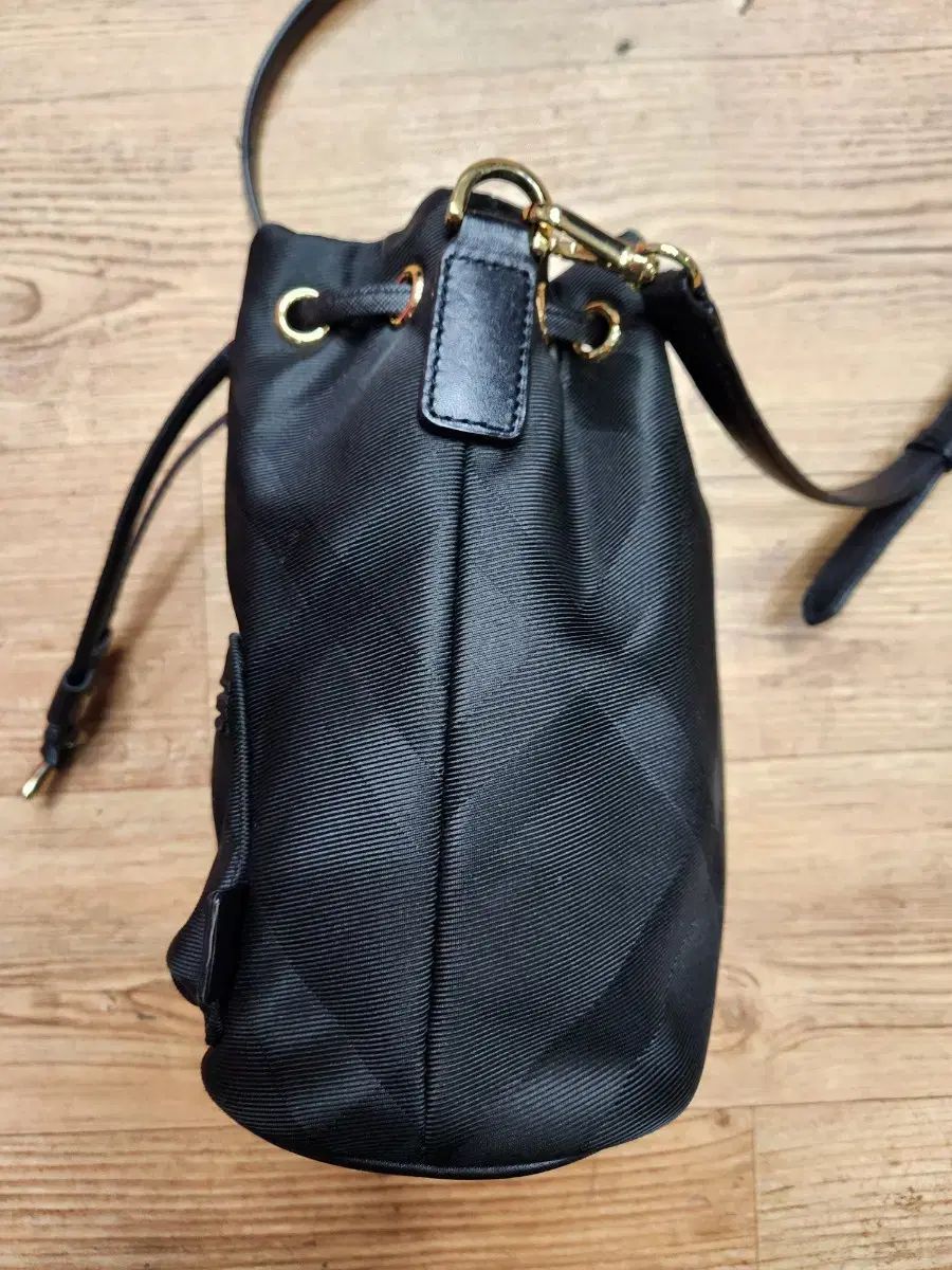  DAKS ブラック シャーリング バケットバッグ メッセンジャーバッグ ショルダーバッグ