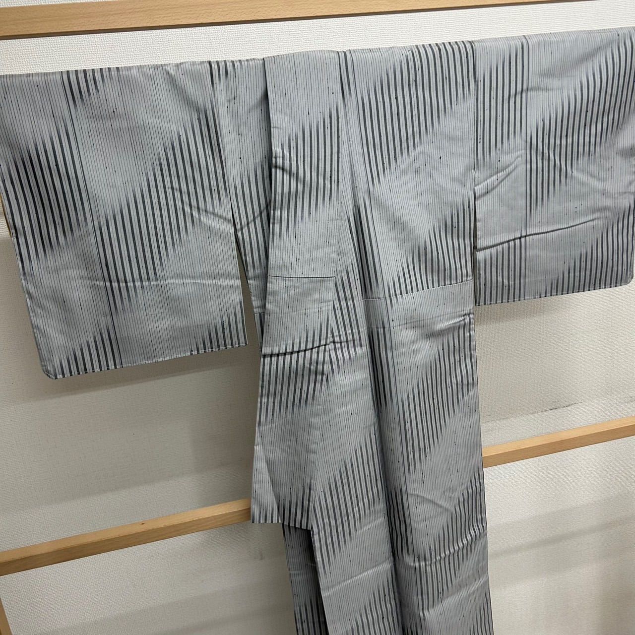 紬 正絹 織柄 ストライプ 粋な織 しつけ糸 袷 着物MK-2413 - メルカリ