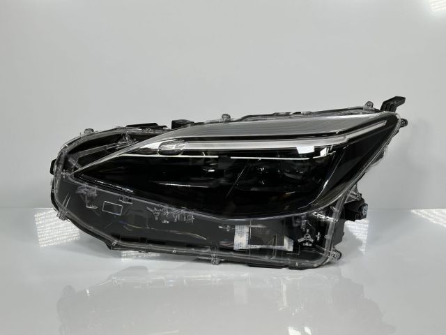極美品/破損キズなし ヤリスクロス MXPJ10 MXPB10 純正 左ヘッドライト