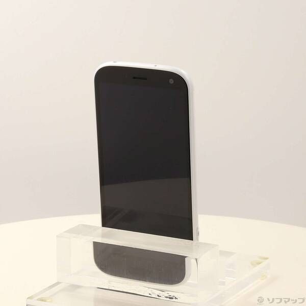 中古品〕 らくらくスマートフォン 64GB ホワイト F-52B docomo SIM