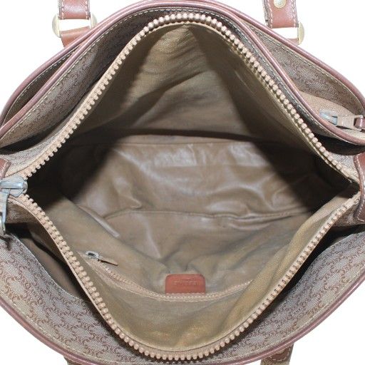 レザー マカダム