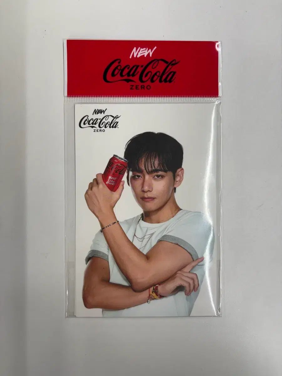 【最安値，人気】 コカコーラ BTS ヴィ トレカ ポストカード 1セット (4枚) その他