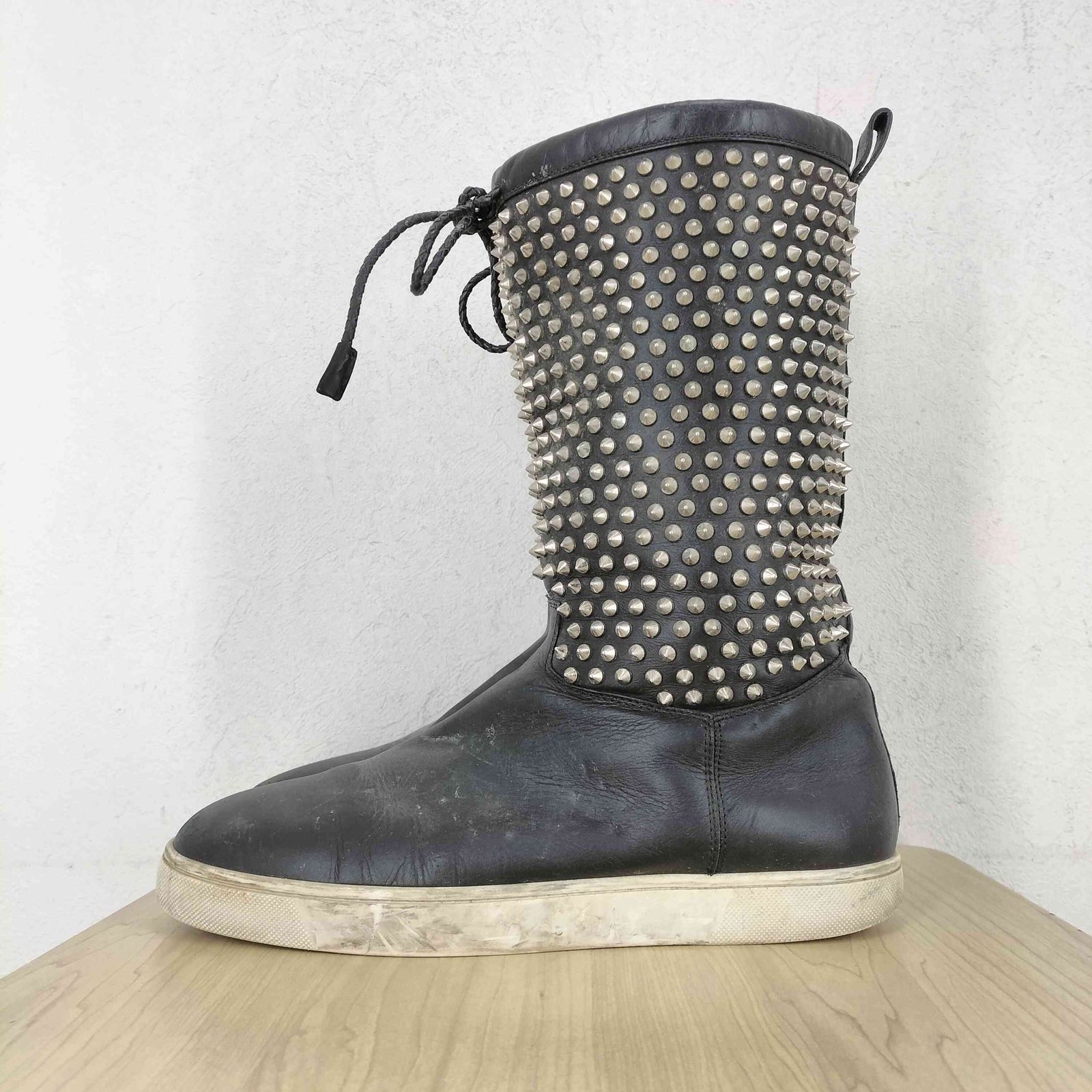 Christian Louboutin スタッズ付きブーティ Christian Louboutin スタッズ付きブーティ