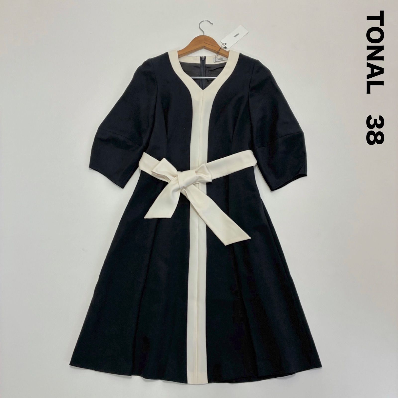 TONAL トーナル バイ ツイルパフスリーブフ ワンピース 38 ネイビー