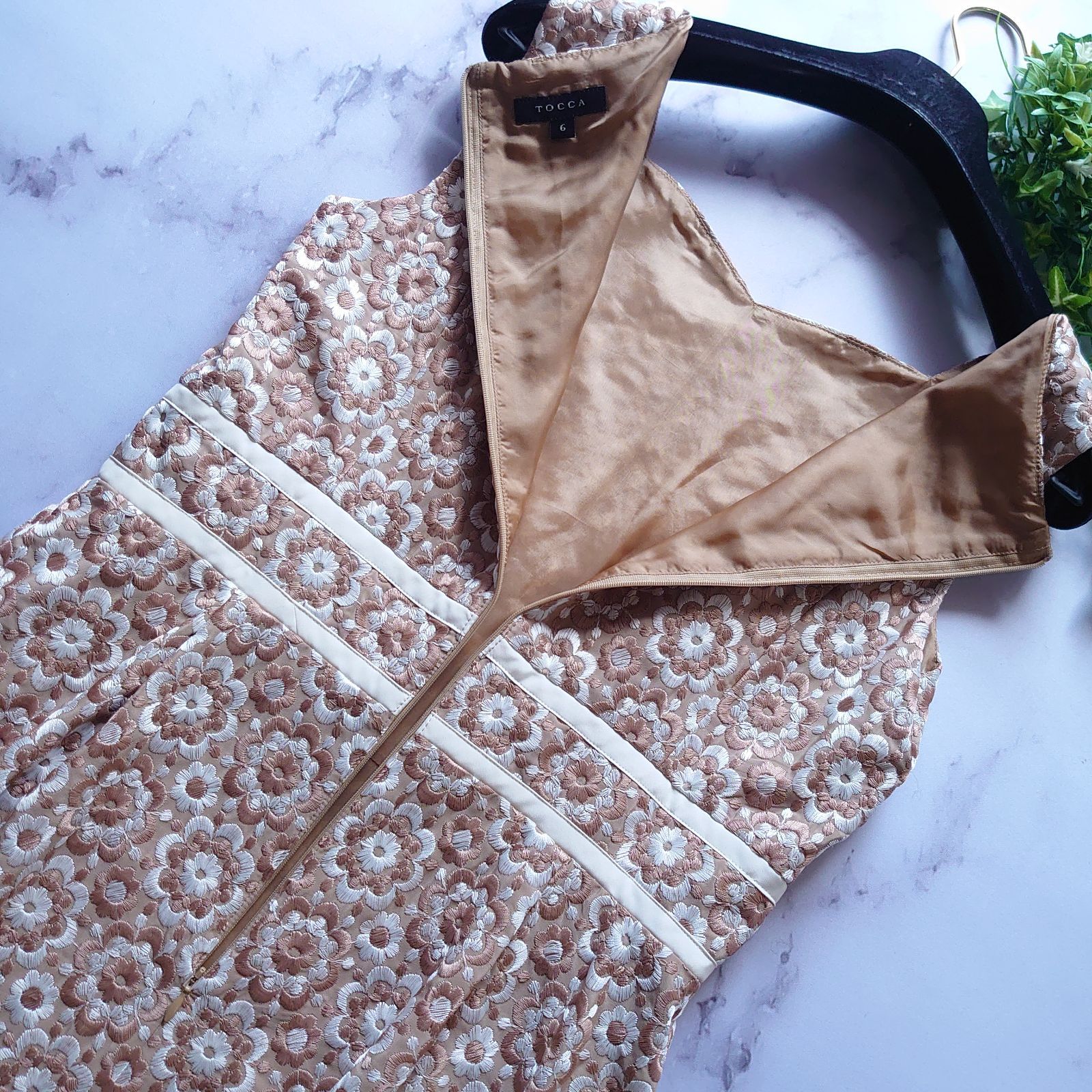 近年 サイズ6 XL トッカ 刺繍ワンピース GERBERA BOUQUET - メルカリ 近年 サイズ6 XL トッカ 刺繍ワンピース GERBERA BOUQUET - メルカリ