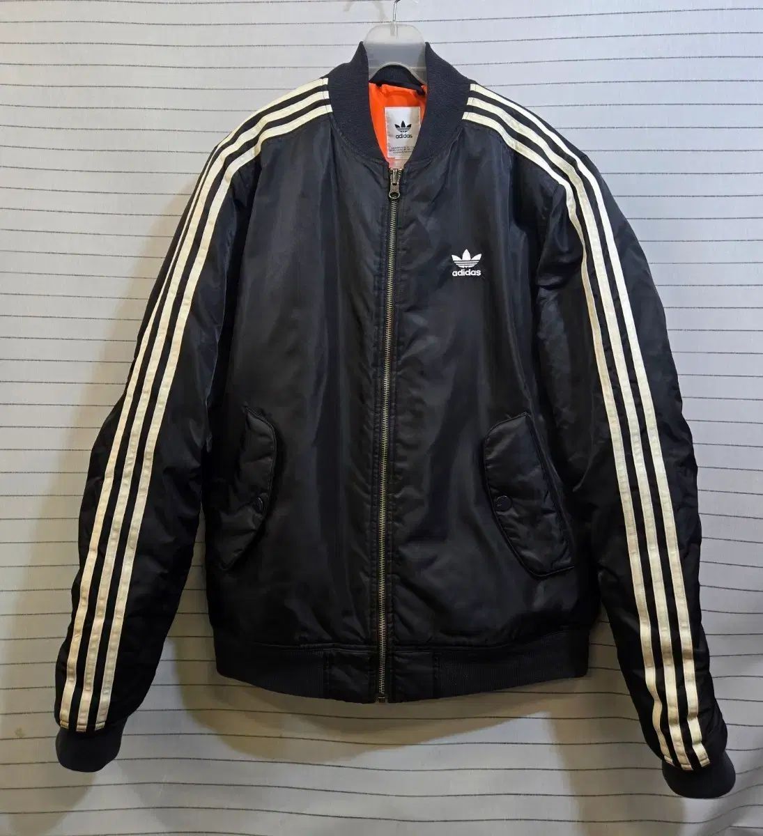 アディダス 3本線 パイロットジャンパー ポリダウン