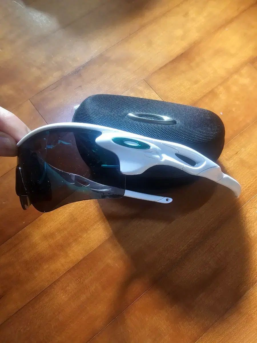 オークリー サングラス RADARLOCK ケース 含む