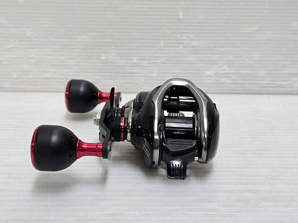 SHIMANO ベイトリール
