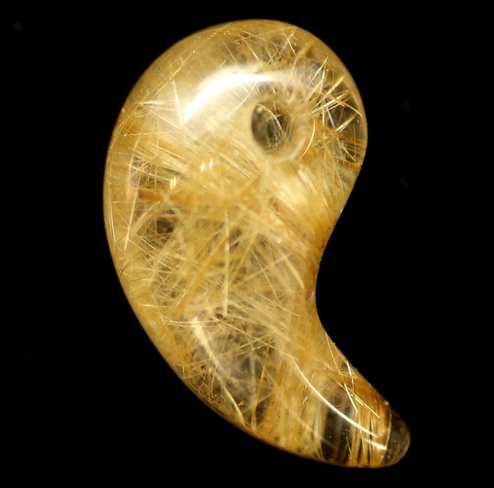 勾玉 ルチルクォーツ ゴールドタイチンルチル 天然石 約2 g お守り パワーストーン GHM 8スエードコードor交換用ゴム付＆巾着付 金運 仕事運 財運 メンズ レディース プレゼント 守護石 京海堂 天然石の卸 京の蔵