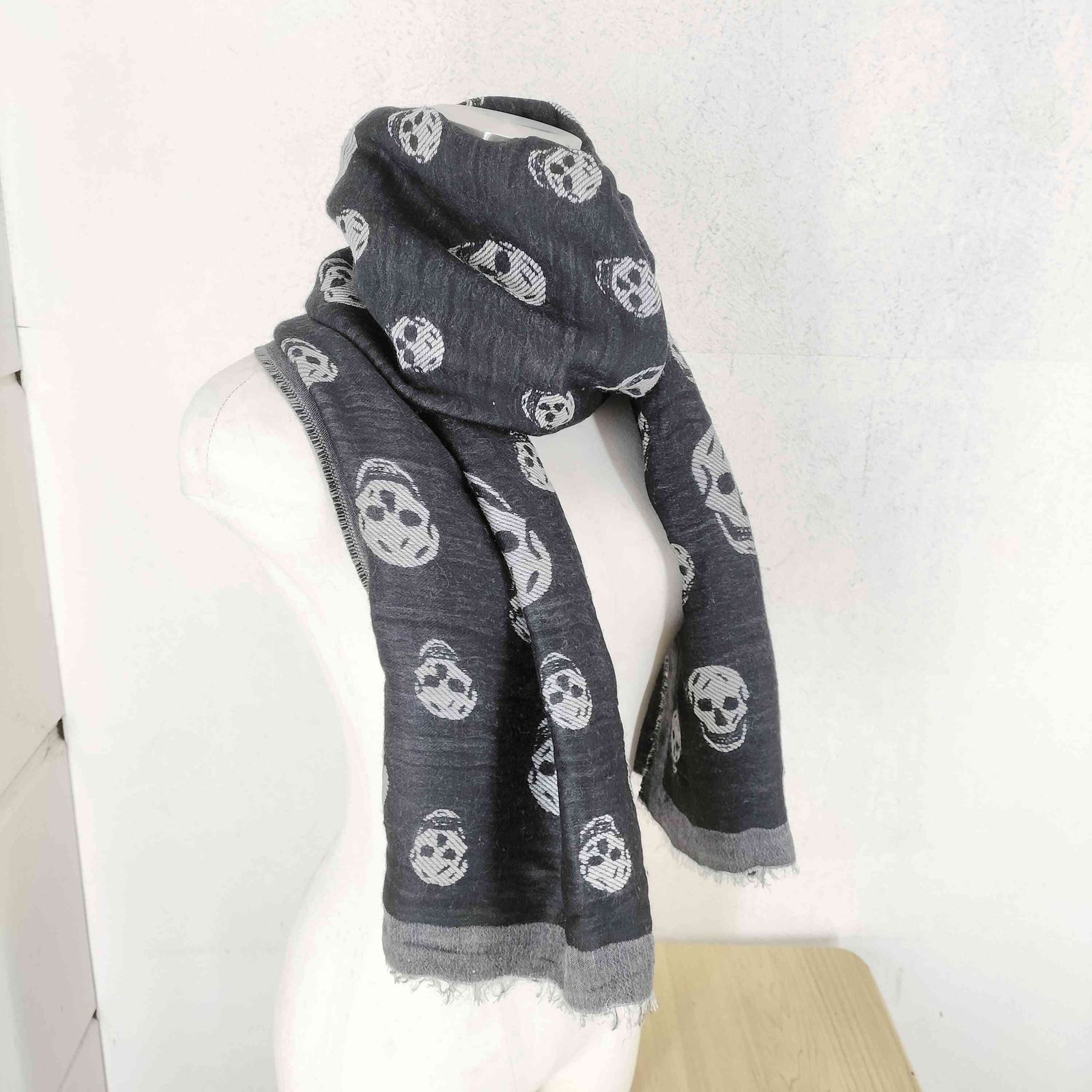 アレキサンダーマックイーン Alexander