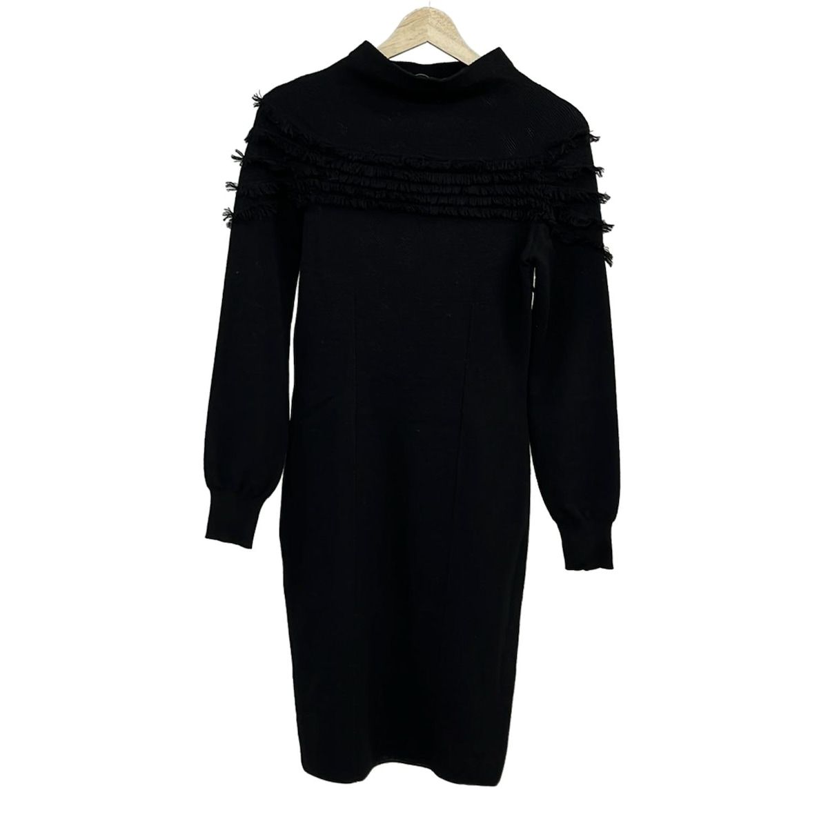 サルヴァトーレ　フェラガモ　ブラック　ワンピース 土日限定価格サルバトーレフェラガモ Ferragamo 黒色ワンピース 未使用