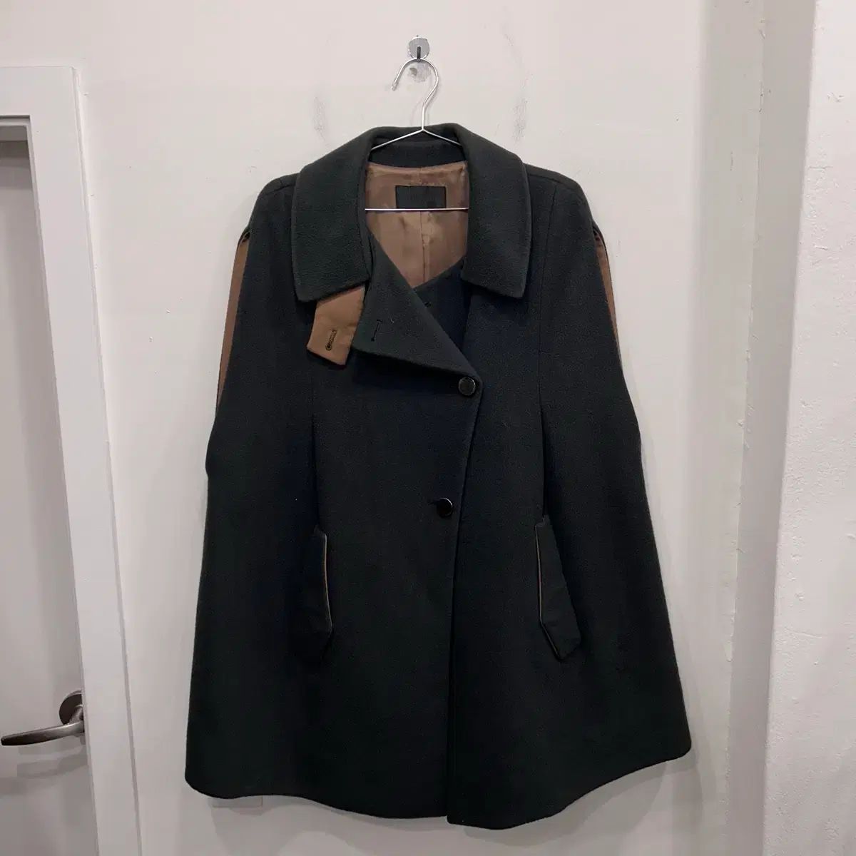 システム アンゴラカシミヤ ダブルボタン ケープ ベスト