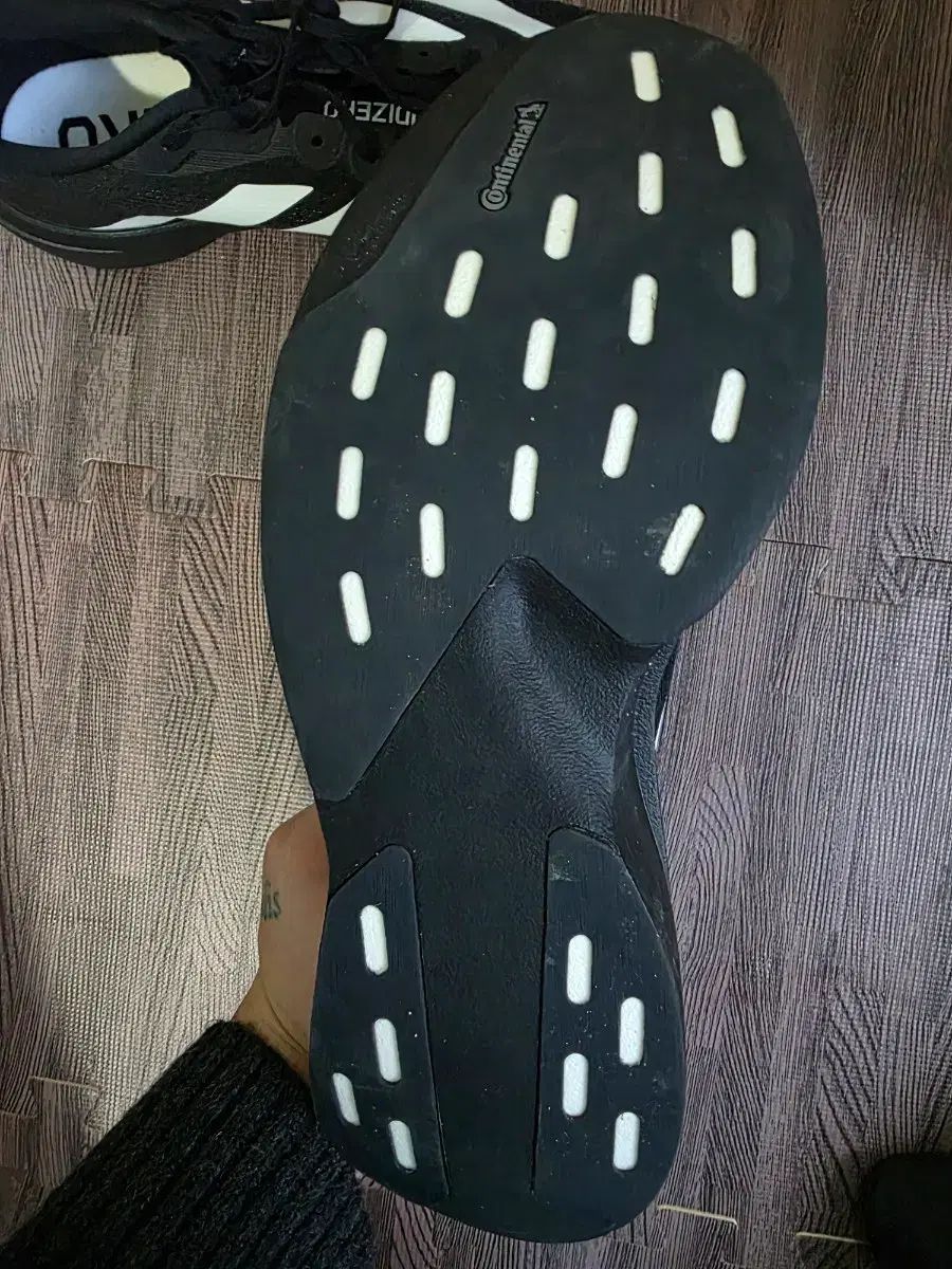 アディダス アディゼロ エボSL 270