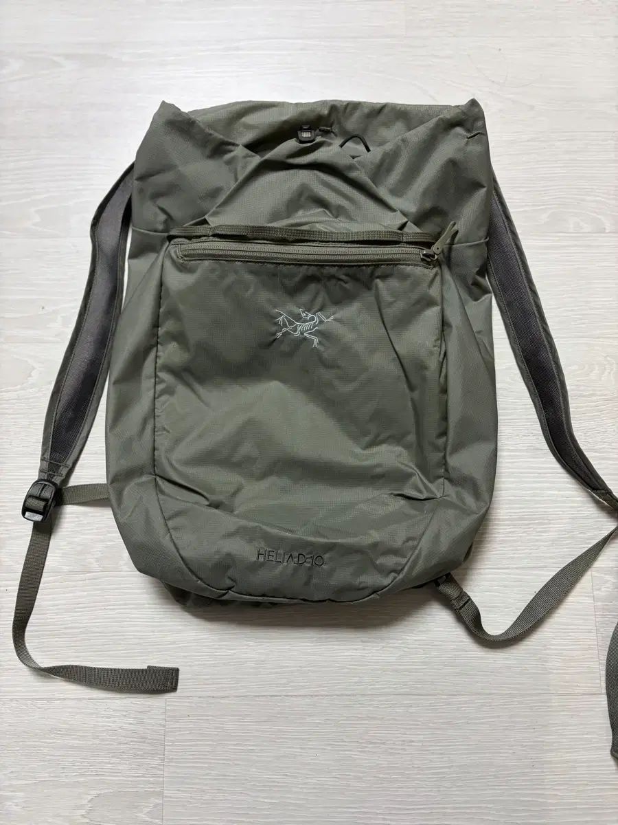 アークテリクス ヒリアド 10 リュックサック オリーブ