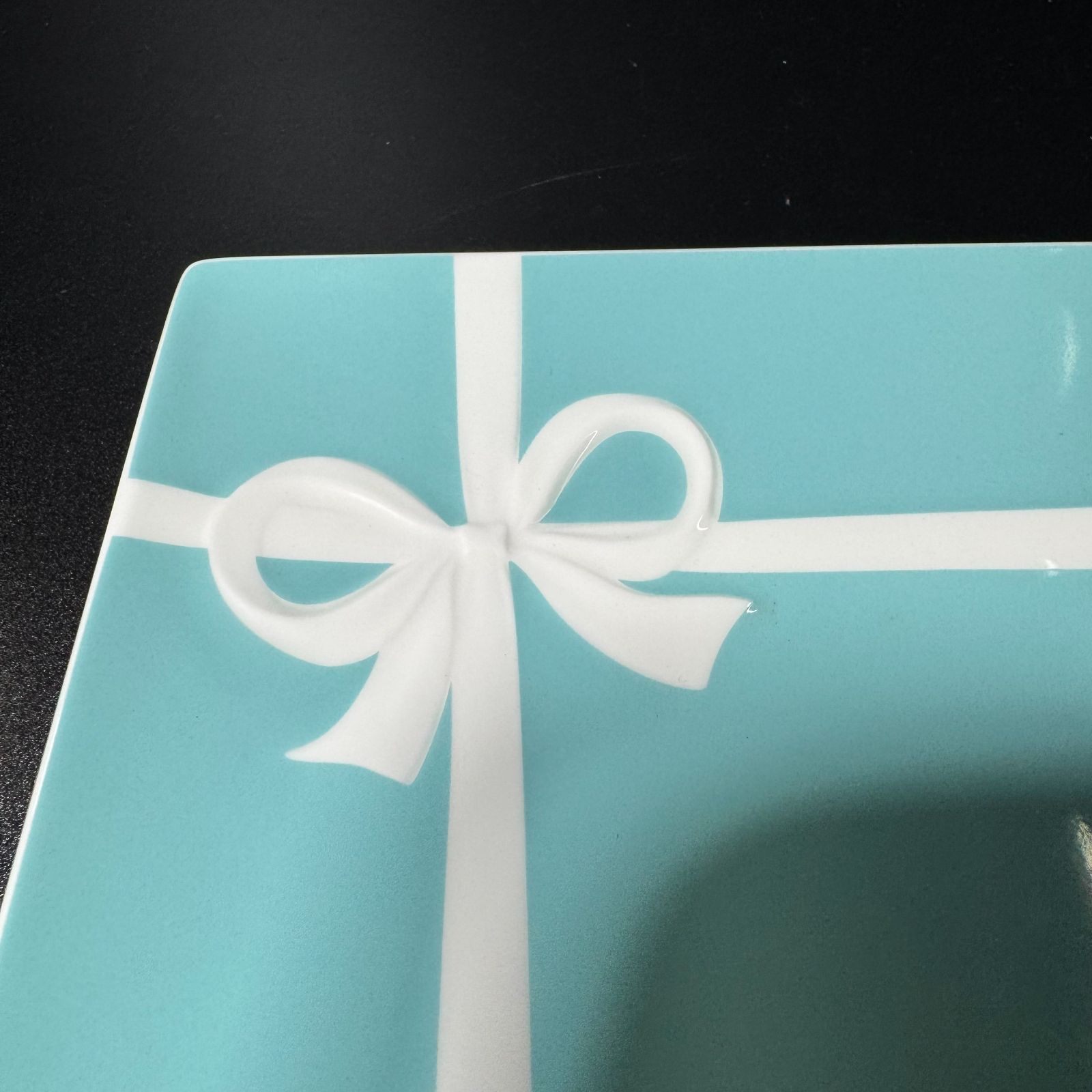 ティファニー ブルーリボンボックススクエアプレート B25120460 - メルカリ