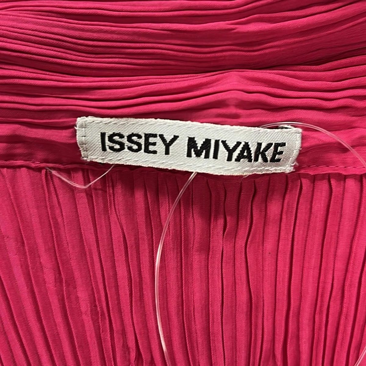  ISSEYMIYAKE イッセイミヤケ 長袖ポロシャツ サイズM レディース - ピンク プリーツ 長袖 ポロシャツ