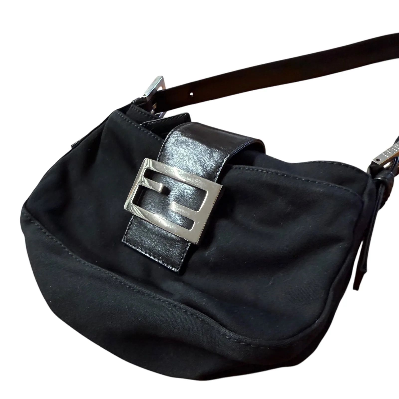 ☆格安・シリアル付☆FENDI マンマバケット ジャージ ショルダーバッグ フェンディ マンマバケット 黒 ジャージ ショルダーバッグ FF金具